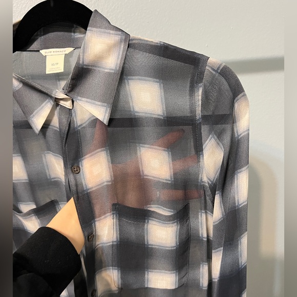 CLUB MONACO %100 SILK SHIRT - Picture 3 of 9